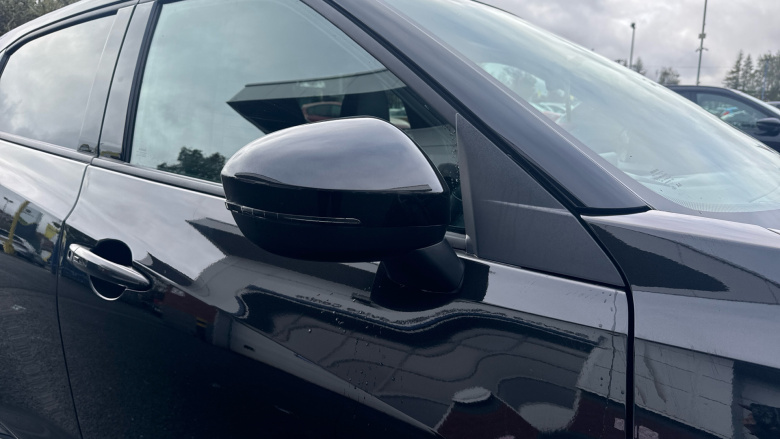 Nissan Juke 1.0 DiG-T 114 N-Connecta 5dr DCT Petrol Hatchback